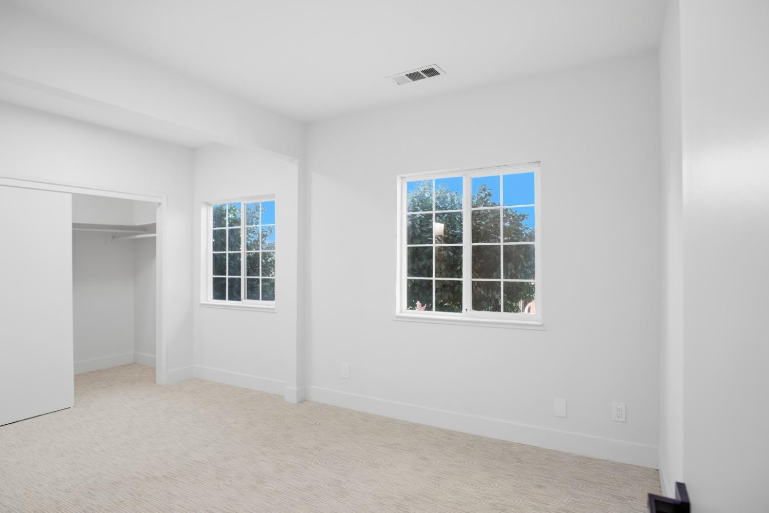 1300 N E St, Livingston, CA 95334