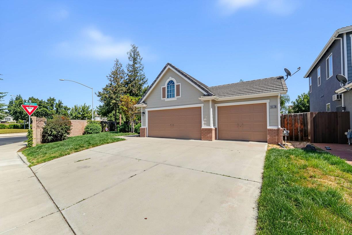 5456 Homewood Way, Riverbank, CA 95367