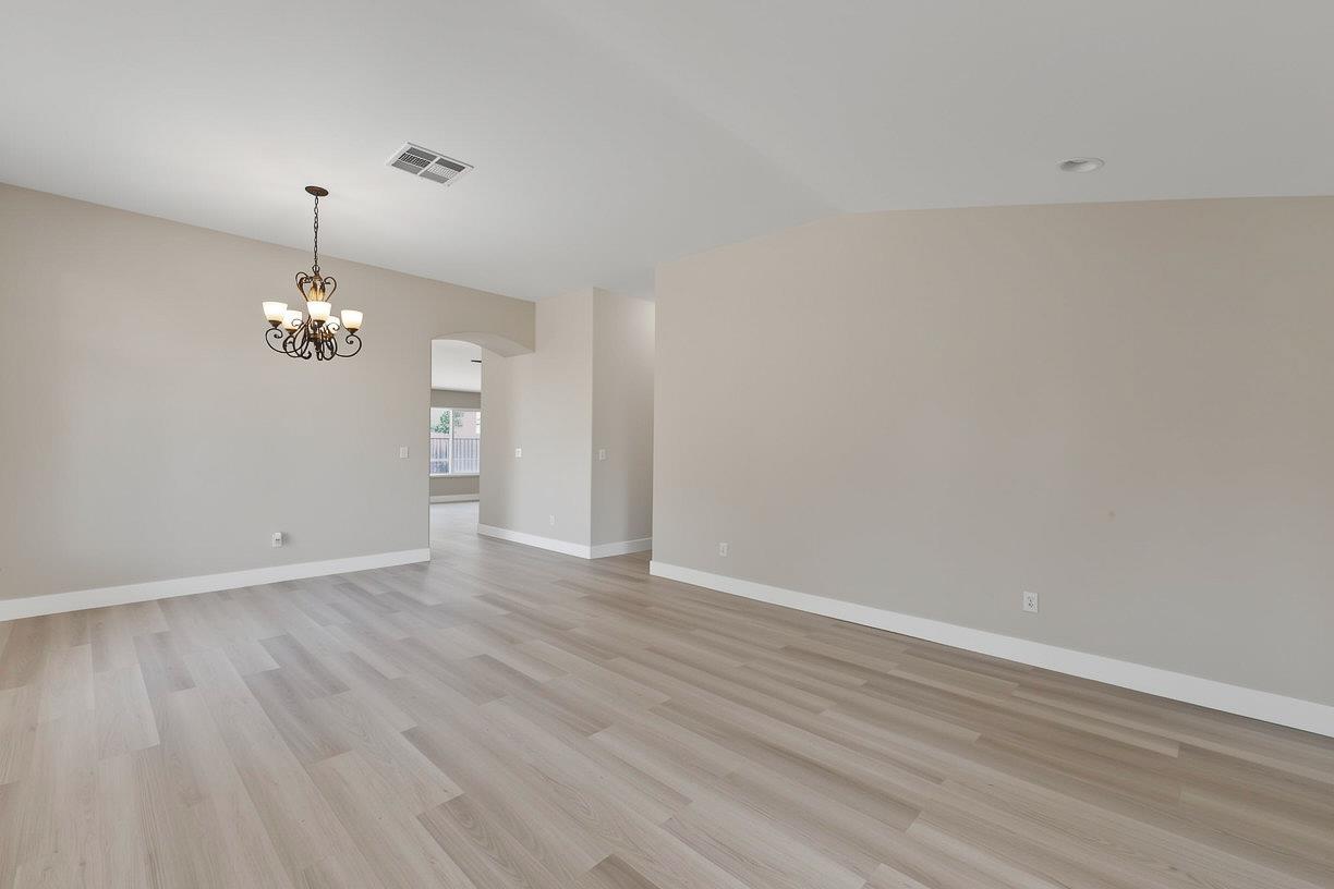 5456 Homewood Way, Riverbank, CA 95367
