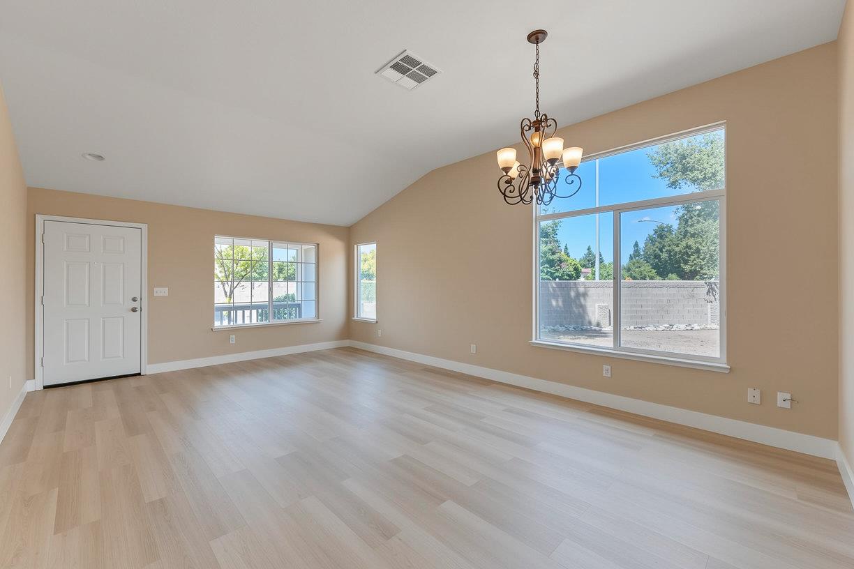 5456 Homewood Way, Riverbank, CA 95367