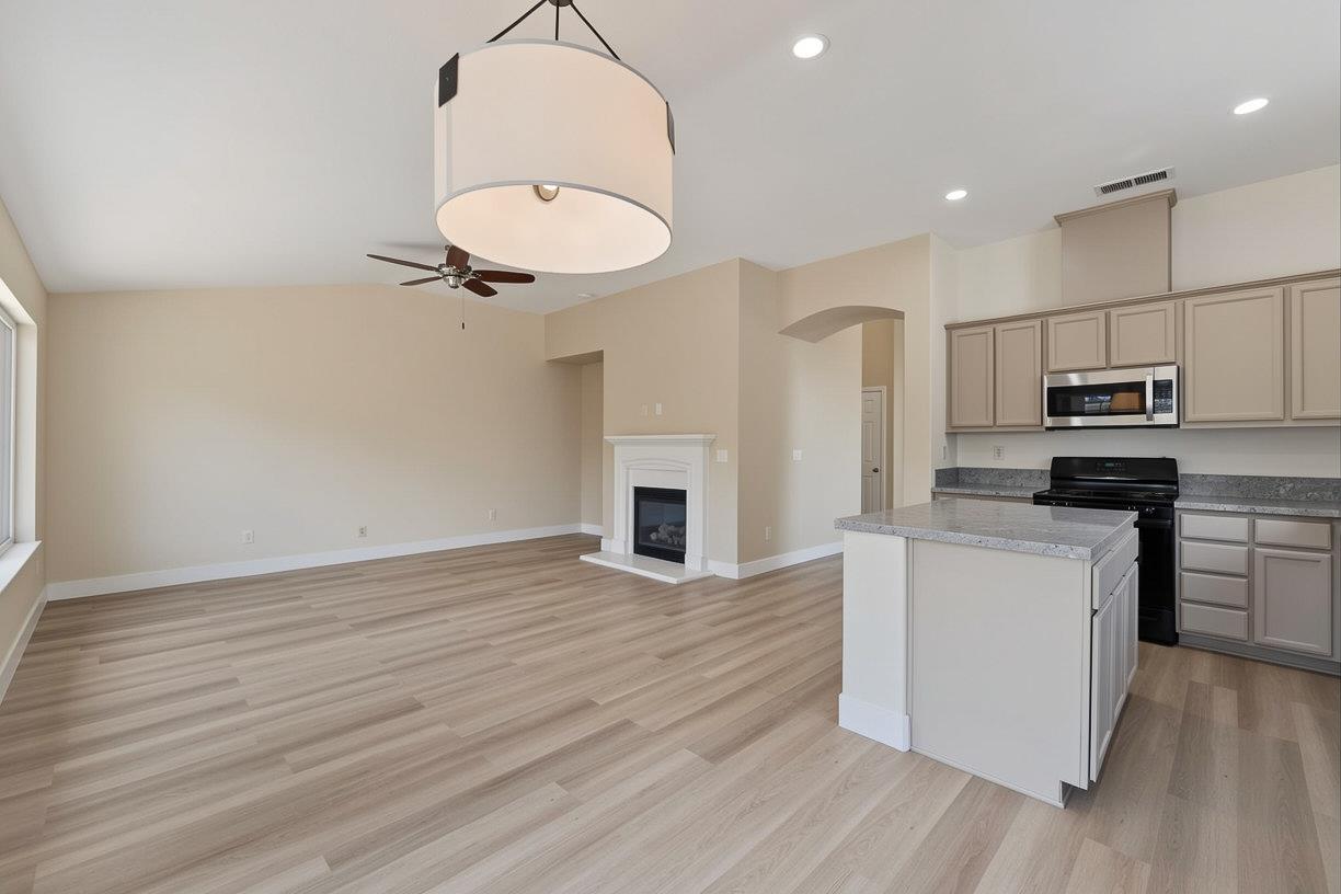 5456 Homewood Way, Riverbank, CA 95367