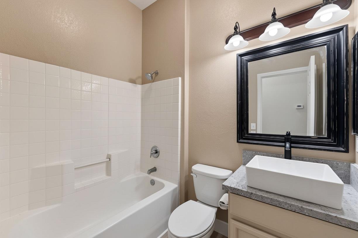 5456 Homewood Way, Riverbank, CA 95367