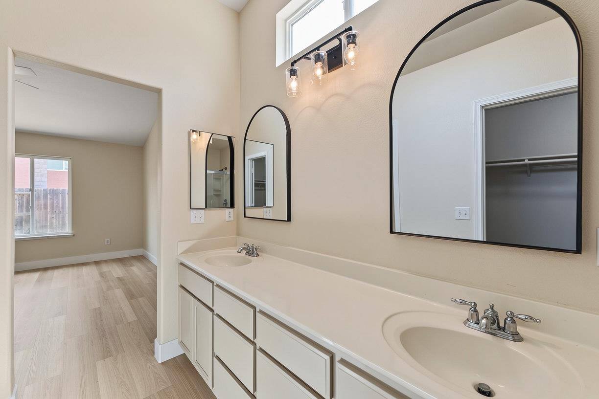5456 Homewood Way, Riverbank, CA 95367