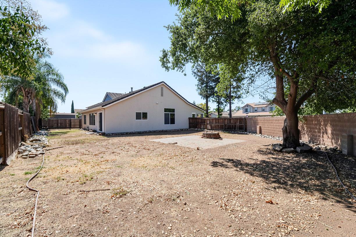 5456 Homewood Way, Riverbank, CA 95367