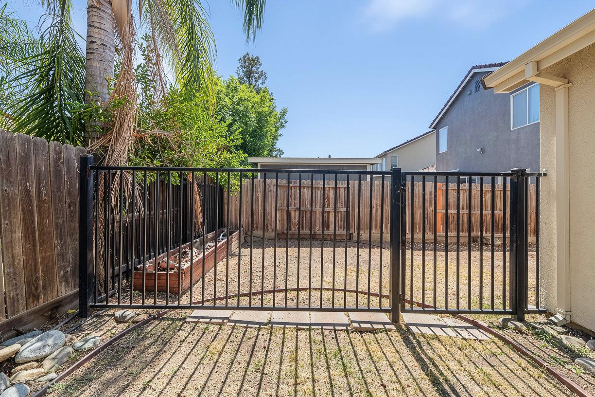 5456 Homewood Way, Riverbank, CA 95367