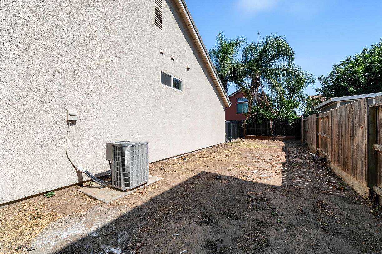 5456 Homewood Way, Riverbank, CA 95367