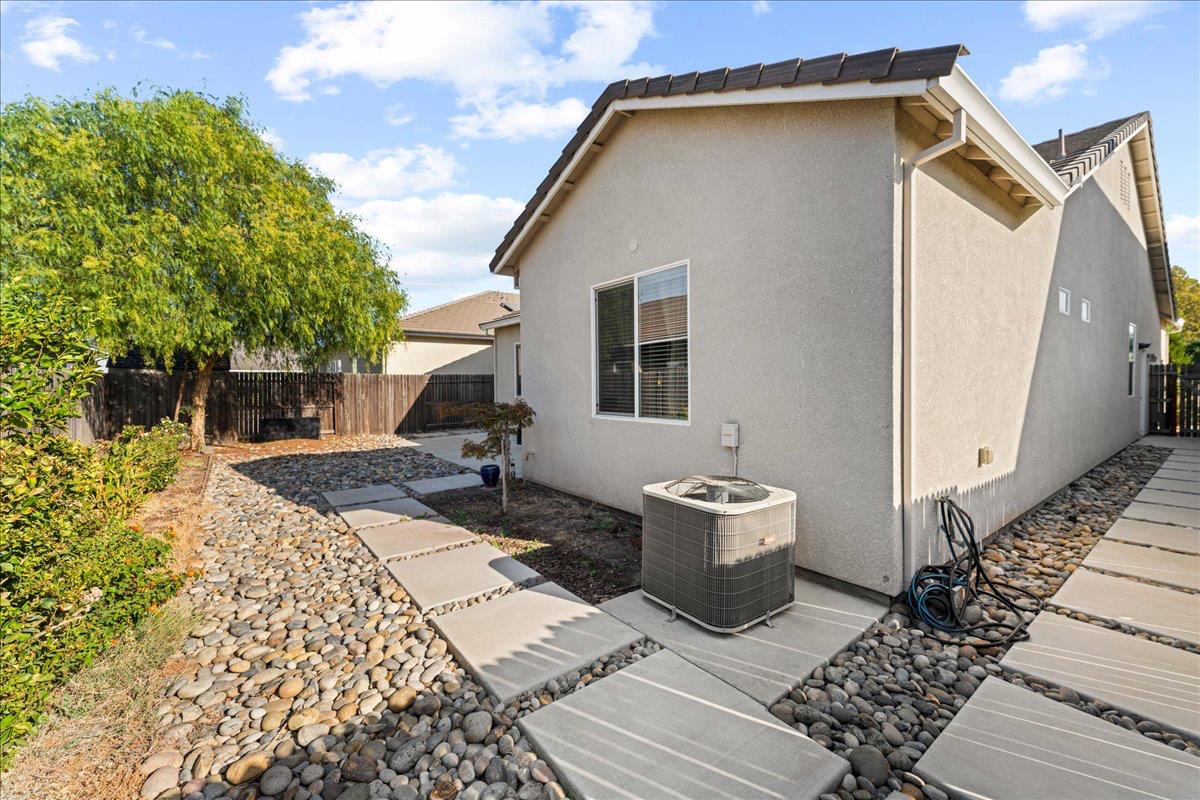 1409 Peach, Manteca, CA 95337
