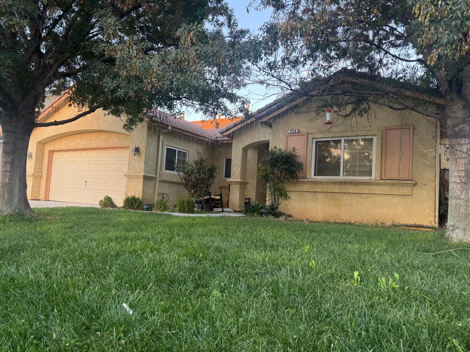 728 Chenin Blanc Ct, Los Banos, CA 93635
