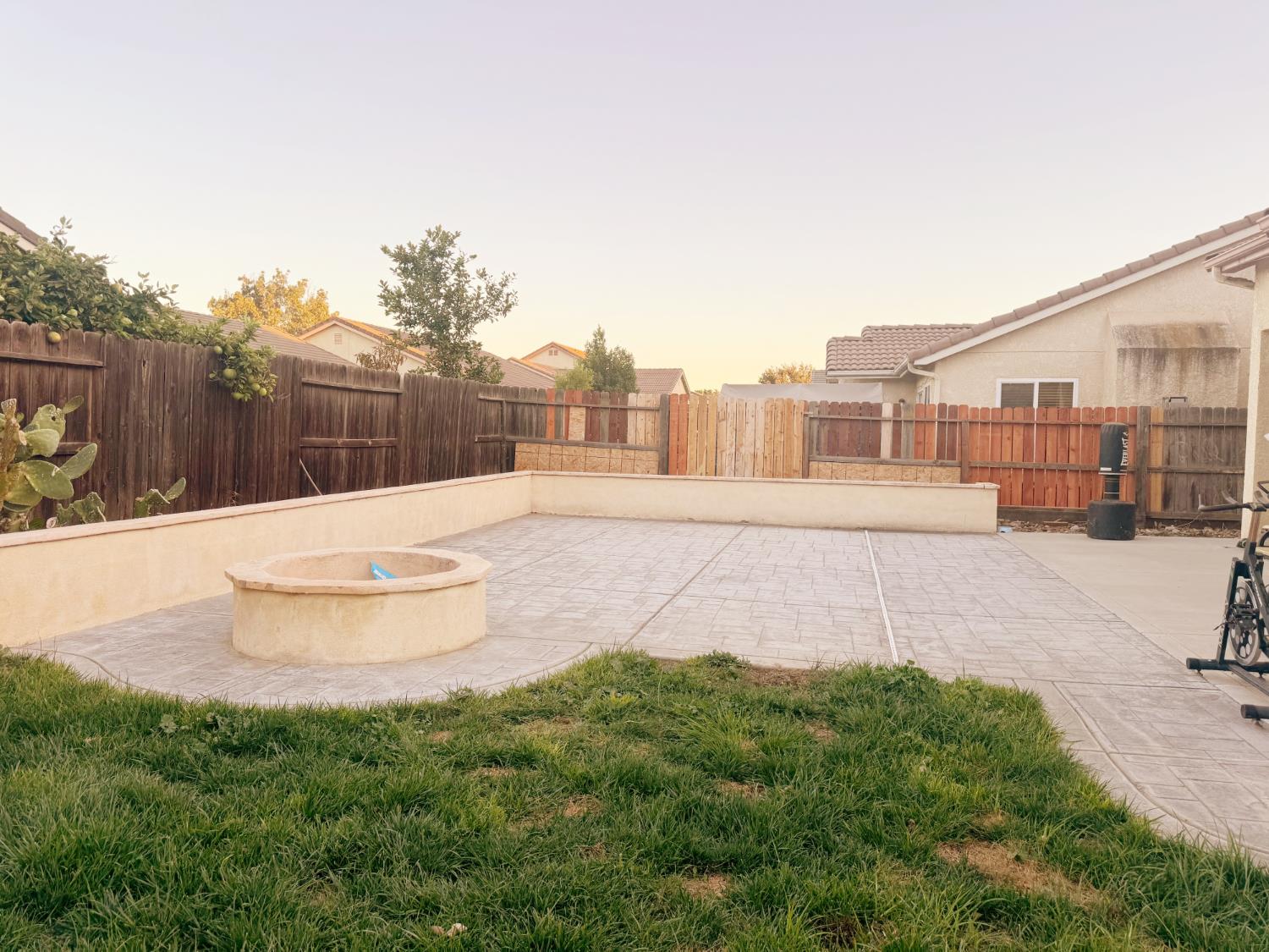 728 Chenin Blanc Ct, Los Banos, CA 93635
