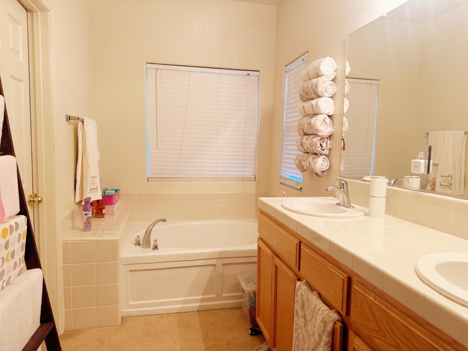 728 Chenin Blanc Ct, Los Banos, CA 93635