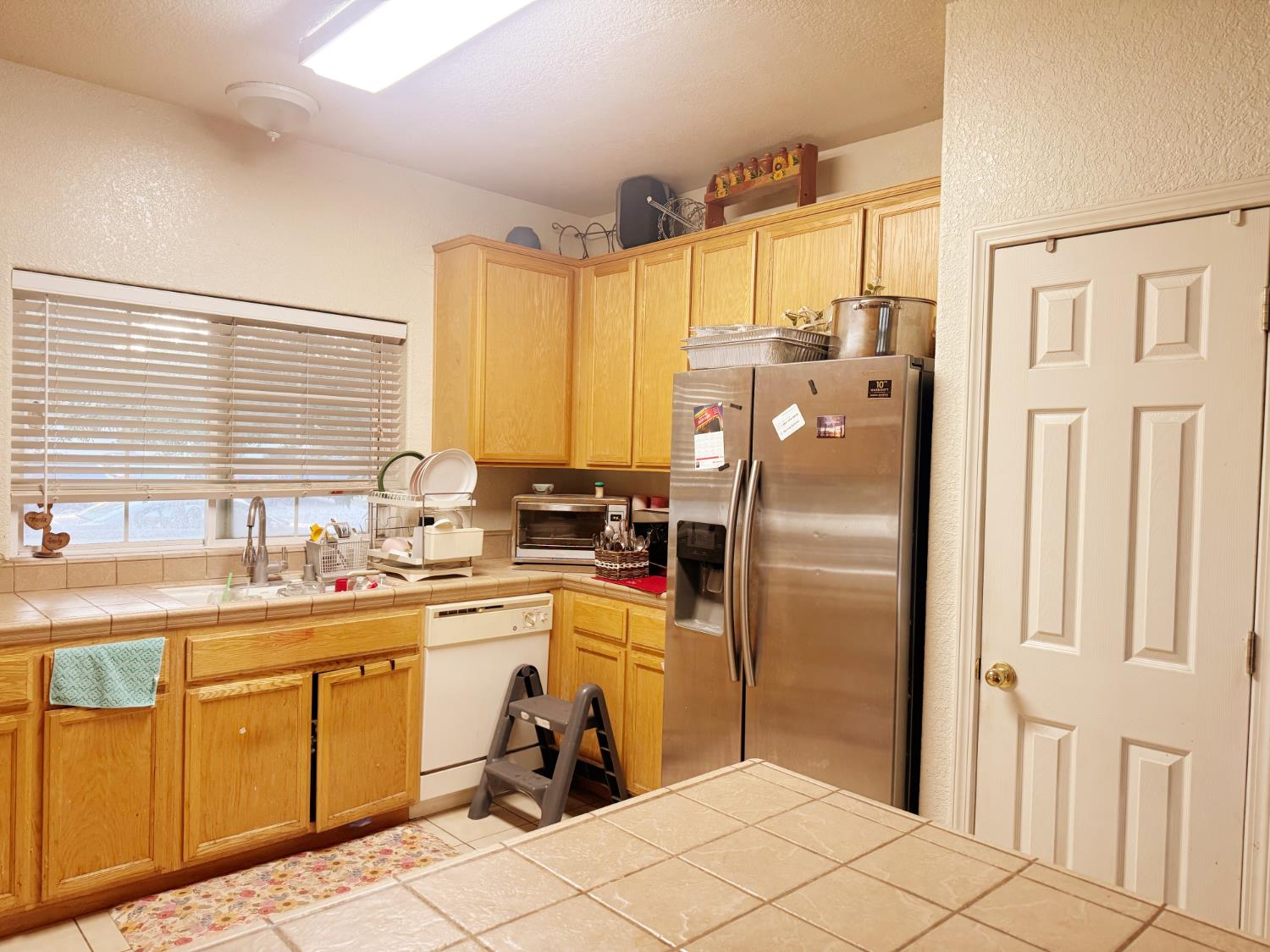 728 Chenin Blanc Ct, Los Banos, CA 93635