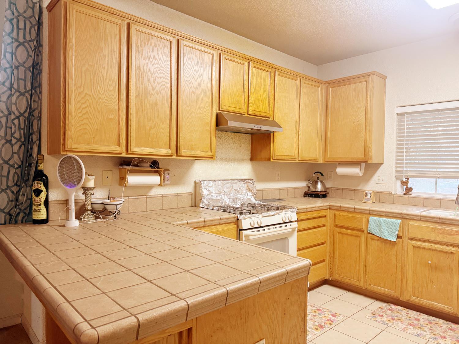 728 Chenin Blanc Ct, Los Banos, CA 93635