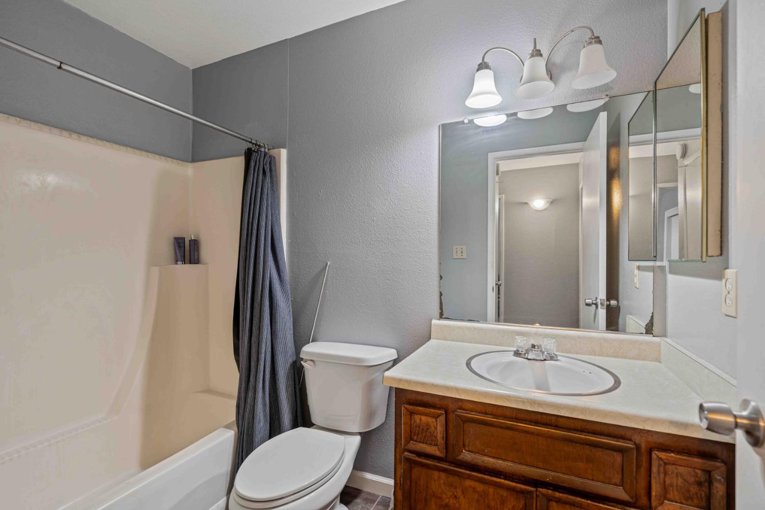 3720 Bridgeford Ln, Modesto, CA 95356