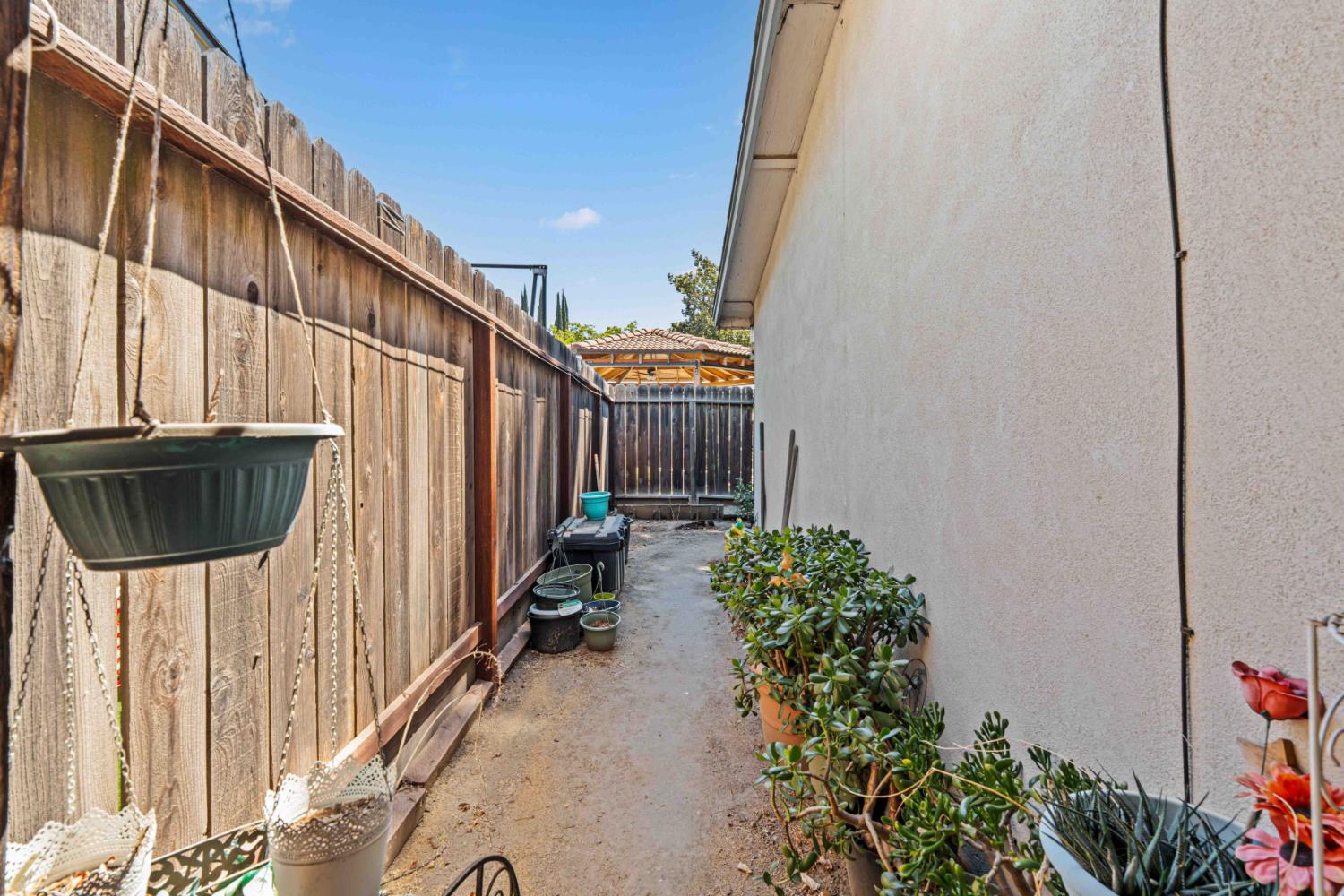 3720 Bridgeford Ln, Modesto, CA 95356