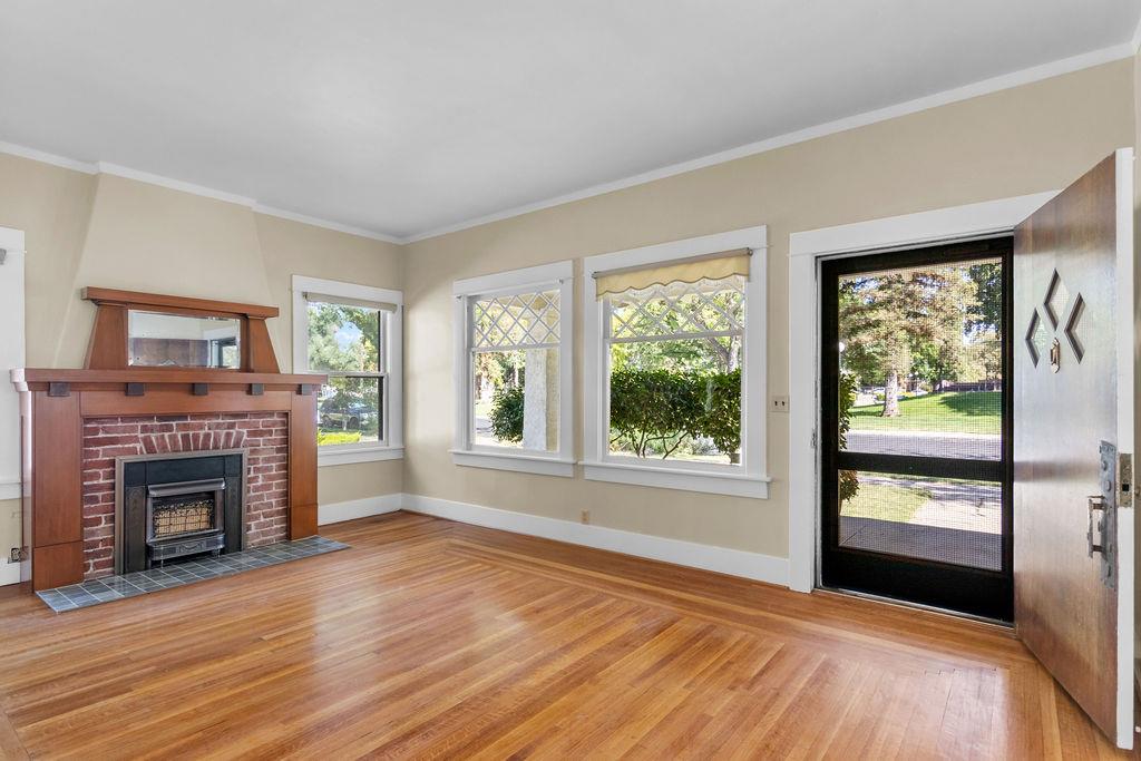 119 Park Ave, Modesto, CA 95354
