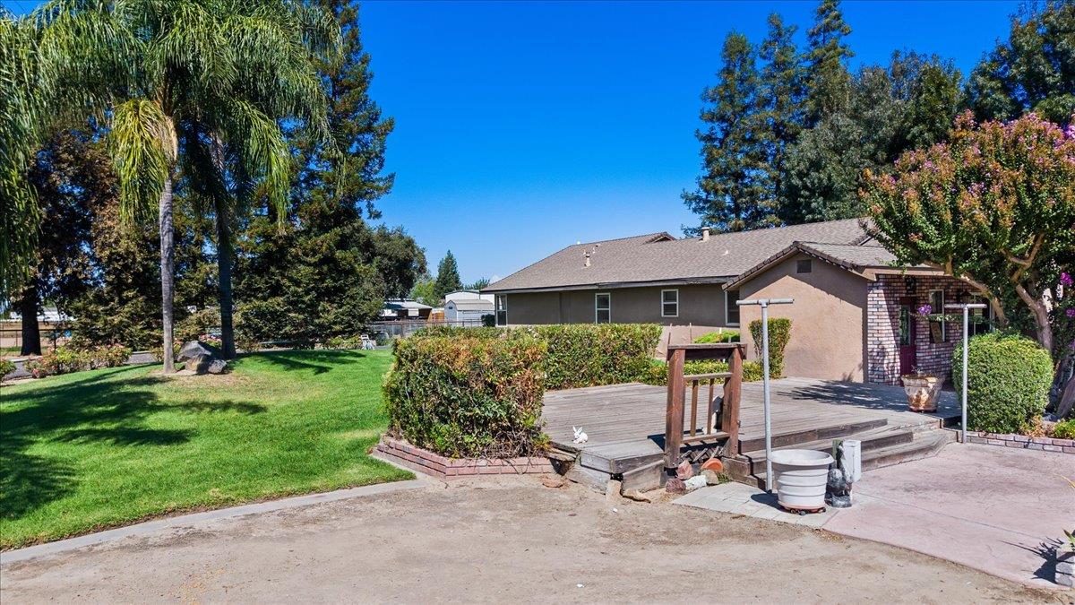6837 Eleanor Rd, Oakdale, CA 95361