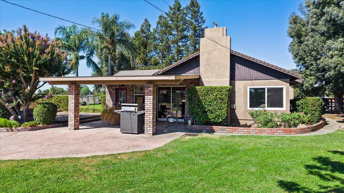 6837 Eleanor Rd, Oakdale, CA 95361