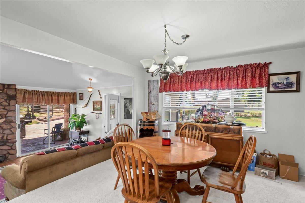 6837 Eleanor Rd, Oakdale, CA 95361