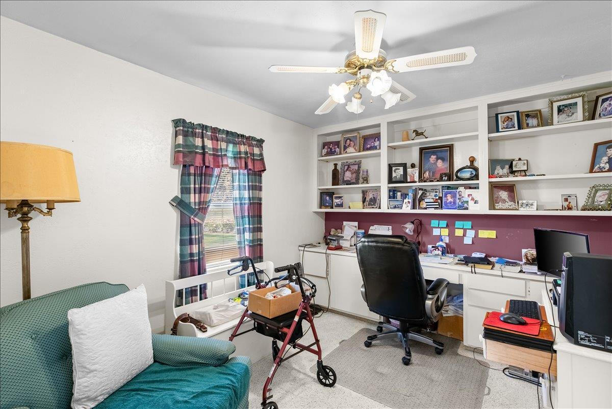 6837 Eleanor Rd, Oakdale, CA 95361