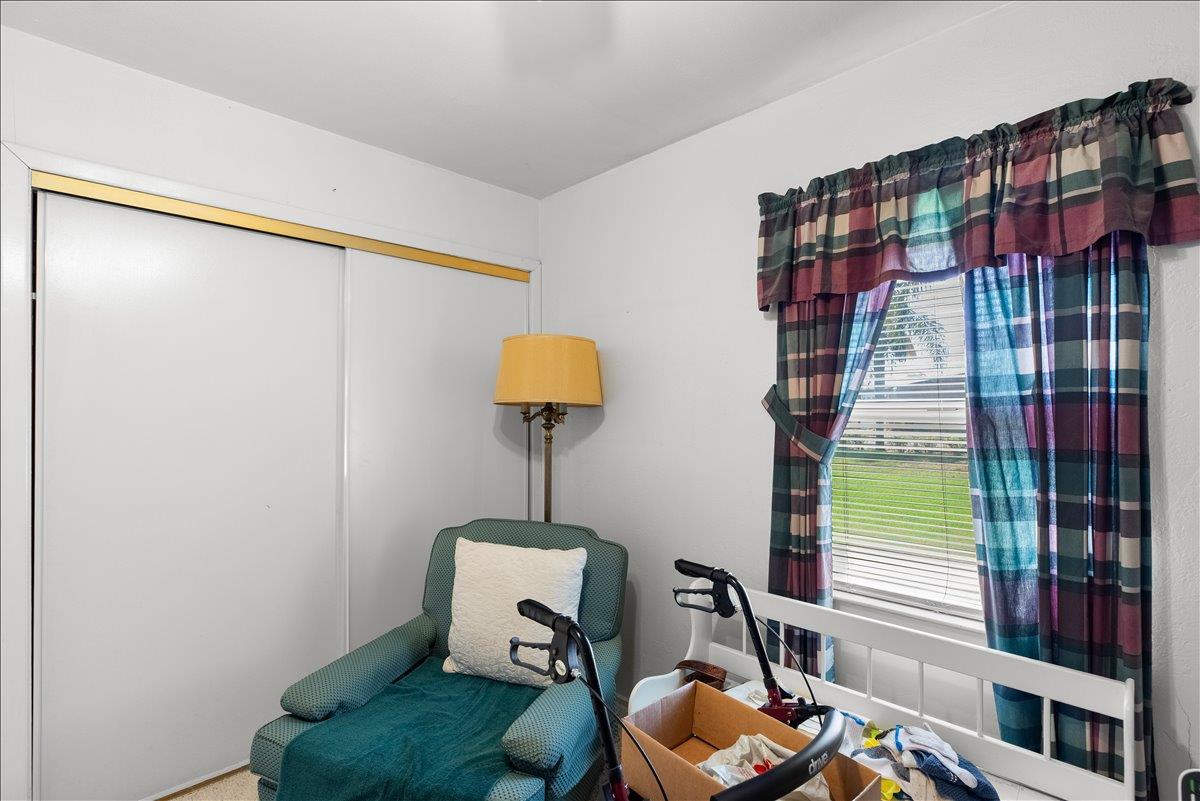 6837 Eleanor Rd, Oakdale, CA 95361
