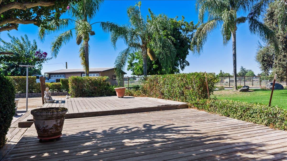 6837 Eleanor Rd, Oakdale, CA 95361