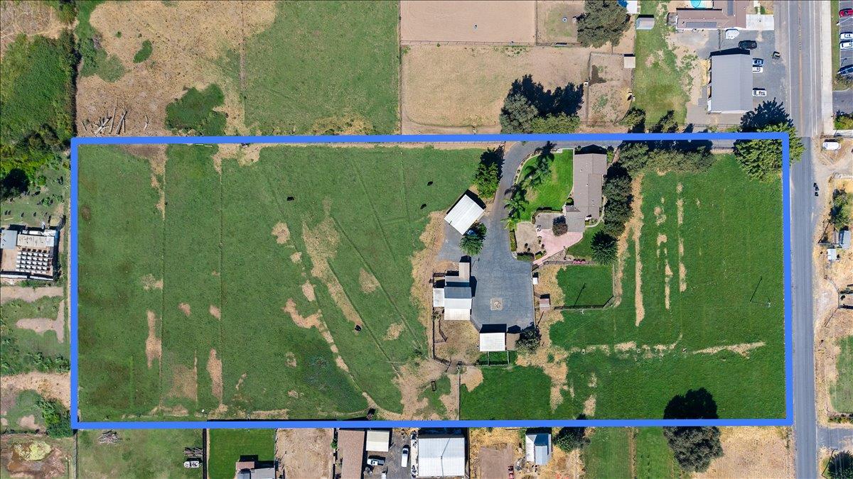 6837 Eleanor Rd, Oakdale, CA 95361