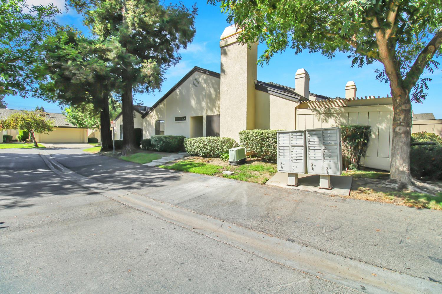 1123 Cedar Creek Dr #1, Modesto, CA 95355