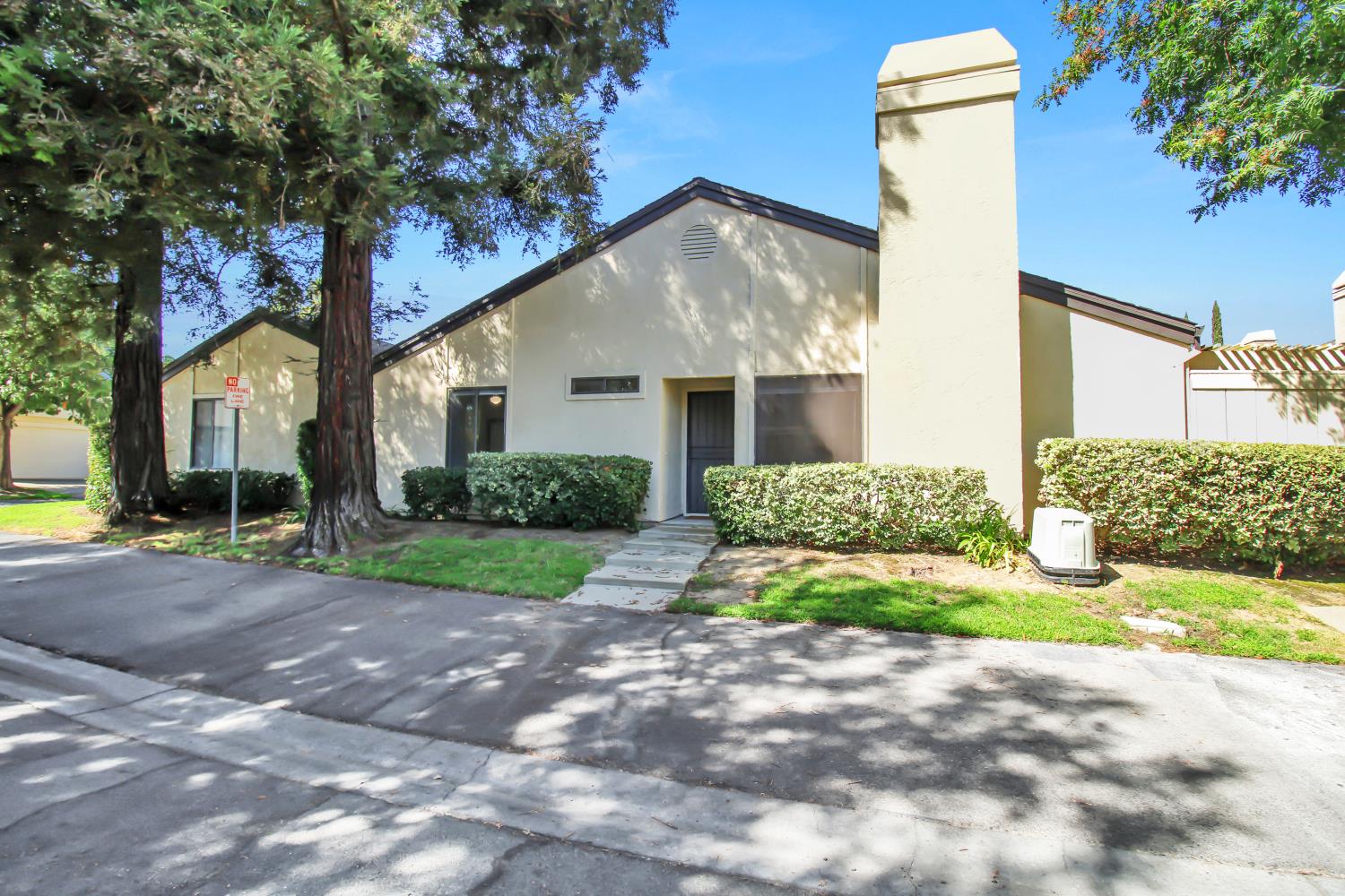 1123 Cedar Creek Dr #1, Modesto, CA 95355