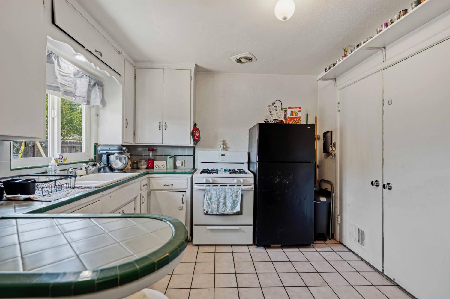 1335 Tully Rd, Modesto, CA 95350