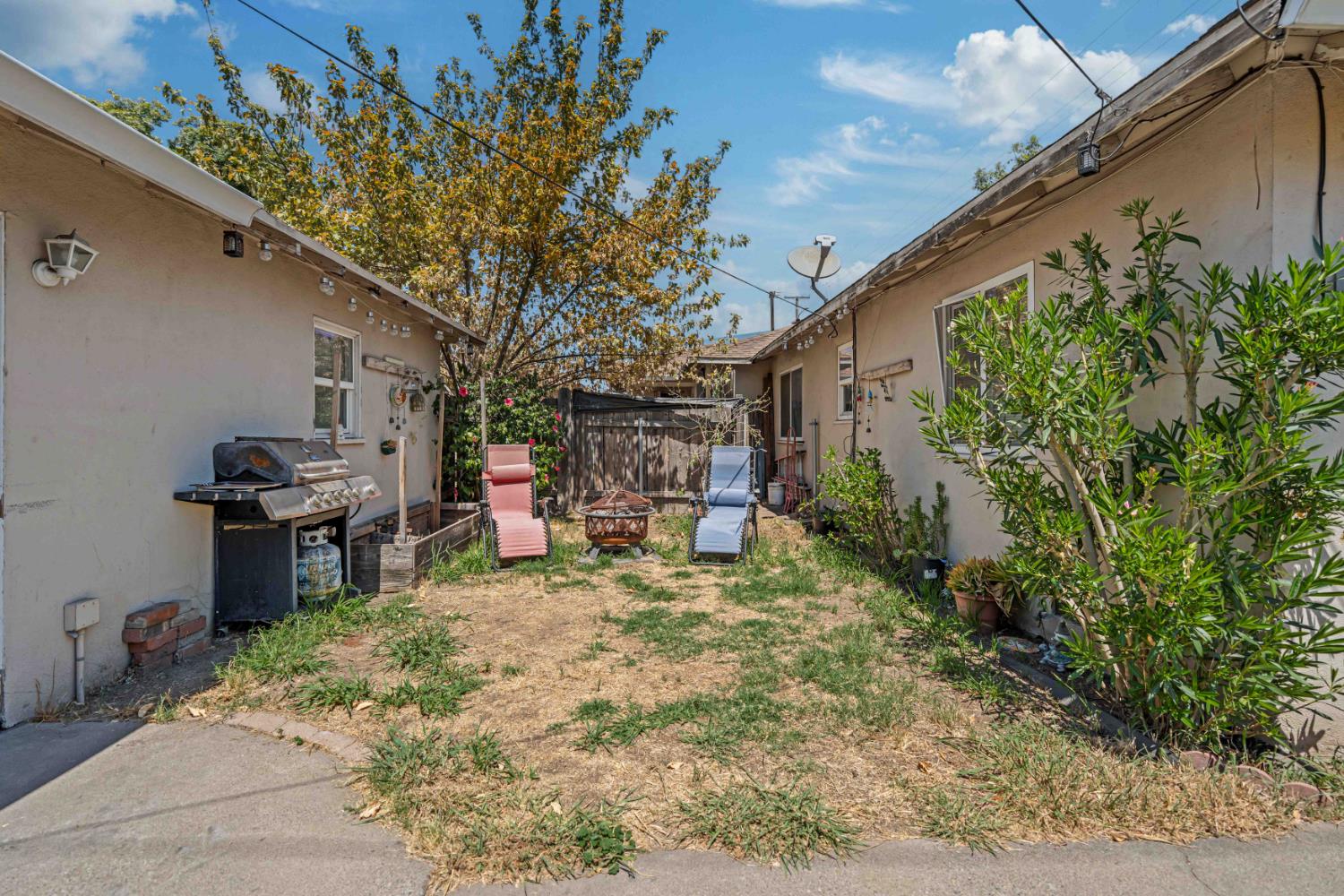 1335 Tully Rd, Modesto, CA 95350