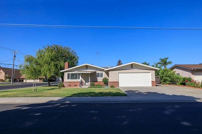 1937 Mulberry Way, Hughson, CA 95326