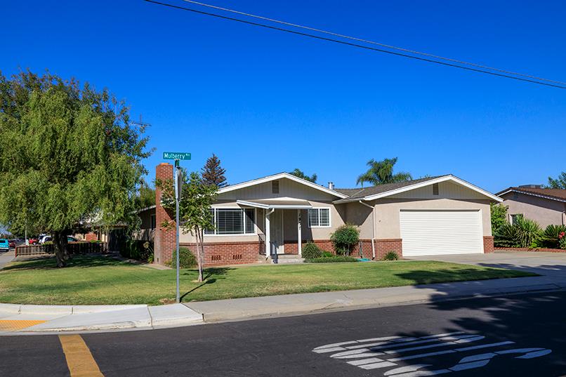 1937 Mulberry Way, Hughson, CA 95326