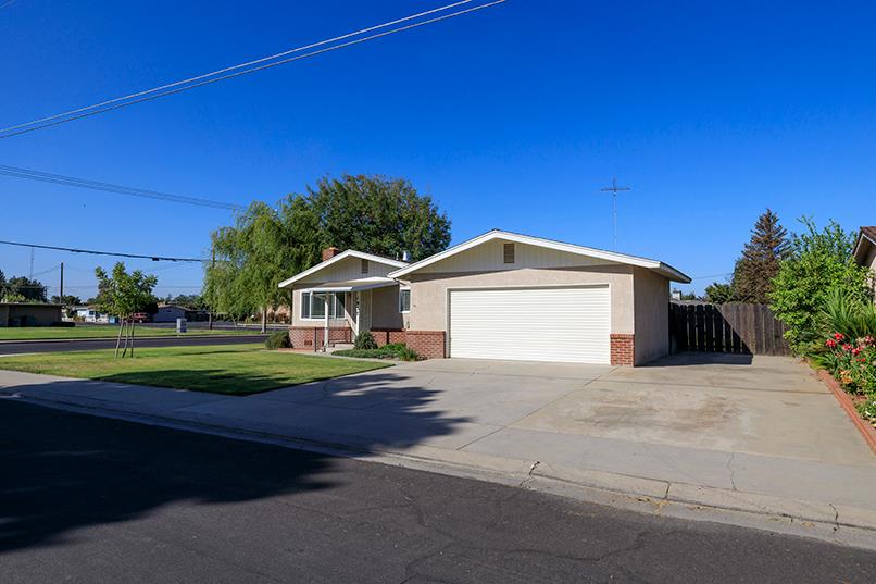 1937 Mulberry Way, Hughson, CA 95326