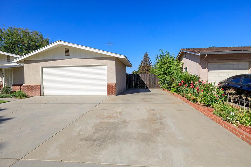 1937 Mulberry Way, Hughson, CA 95326