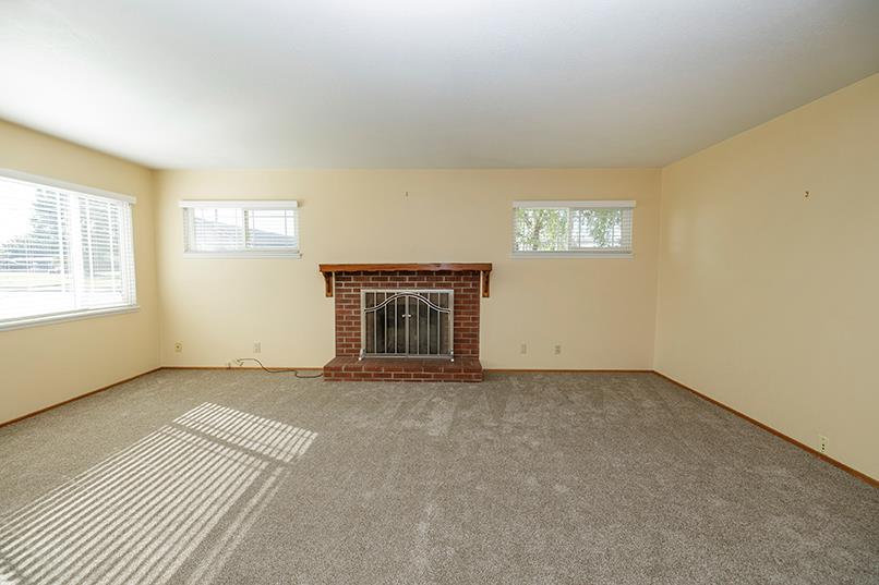 1937 Mulberry Way, Hughson, CA 95326