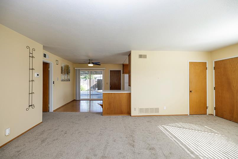 1937 Mulberry Way, Hughson, CA 95326