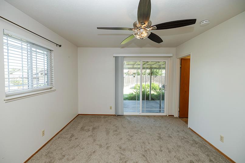1937 Mulberry Way, Hughson, CA 95326