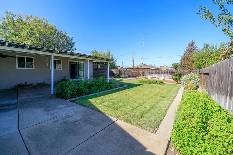 1937 Mulberry Way, Hughson, CA 95326
