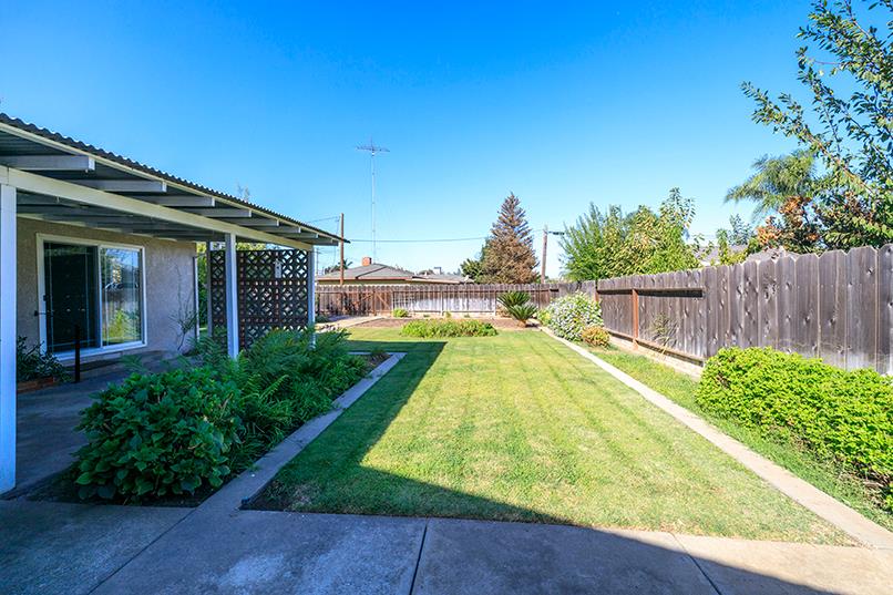 1937 Mulberry Way, Hughson, CA 95326
