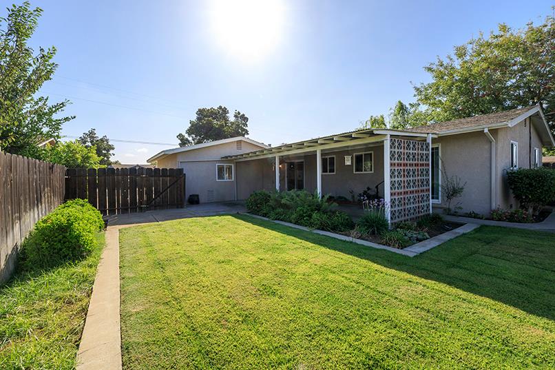 1937 Mulberry Way, Hughson, CA 95326