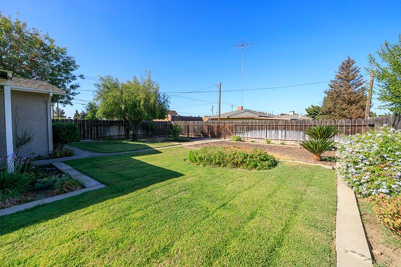 1937 Mulberry Way, Hughson, CA 95326