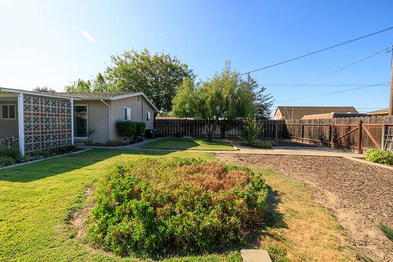 1937 Mulberry Way, Hughson, CA 95326