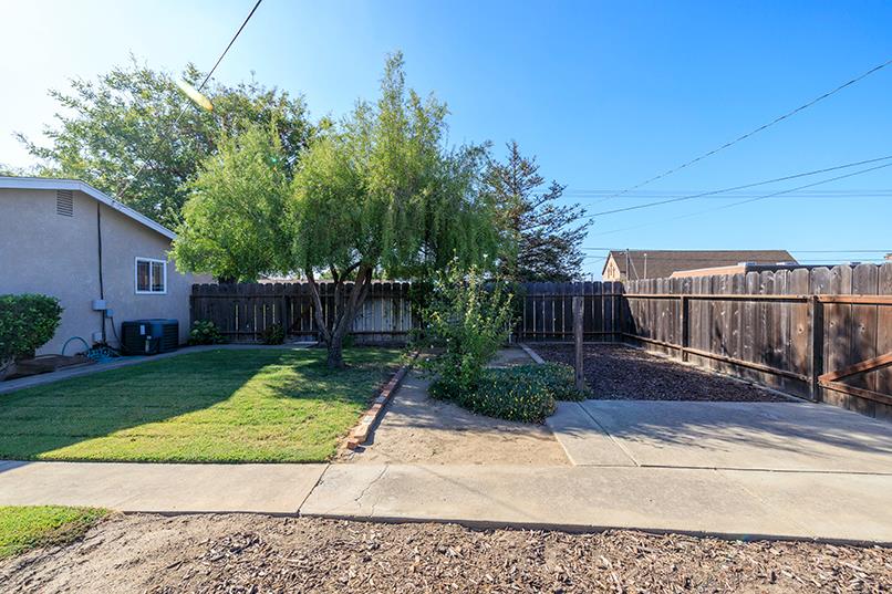 1937 Mulberry Way, Hughson, CA 95326