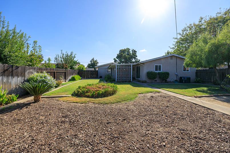 1937 Mulberry Way, Hughson, CA 95326