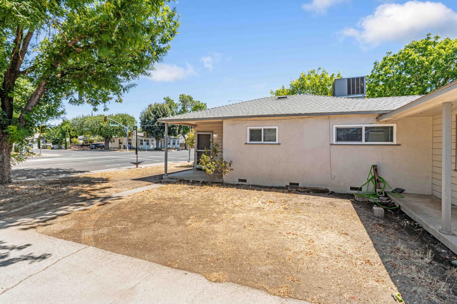 1502 W Orangeburg Ave, Modesto, CA 95350