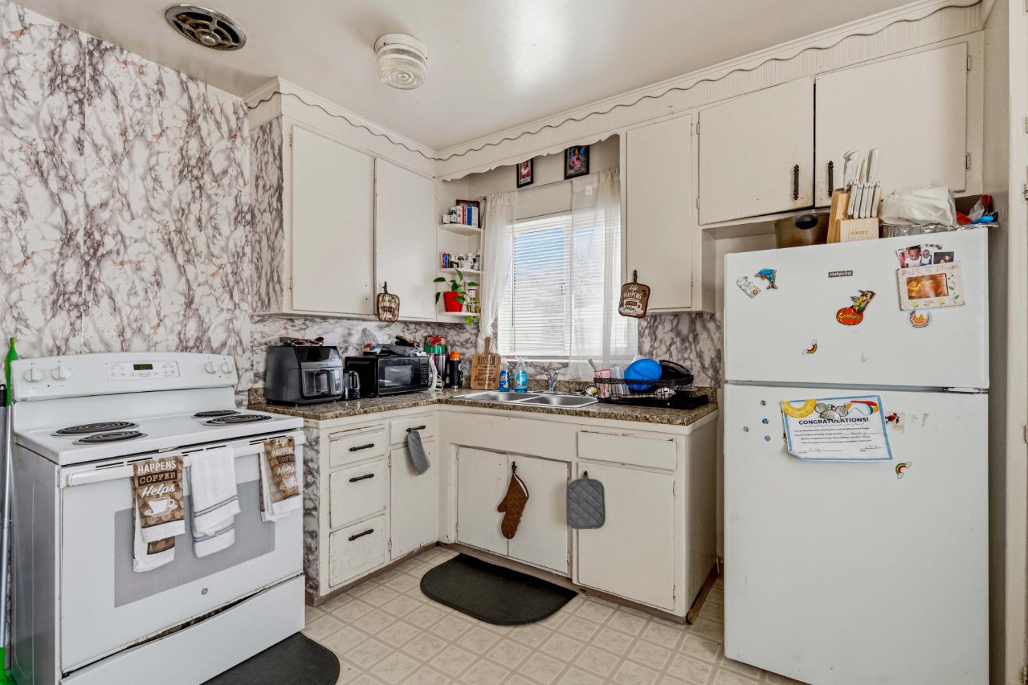 1502 W Orangeburg Ave, Modesto, CA 95350