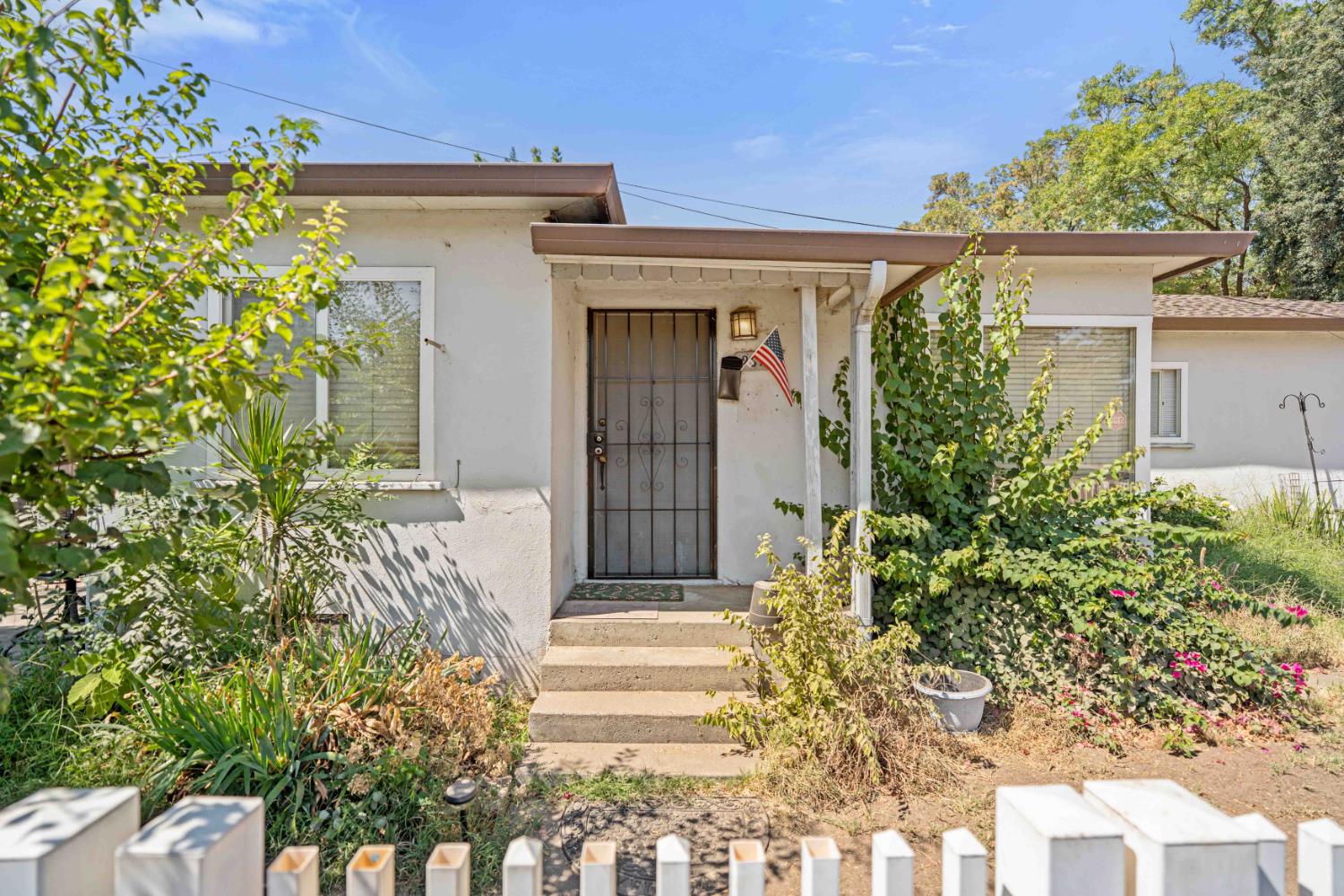 961 El Terino Ave, Modesto, CA 95350