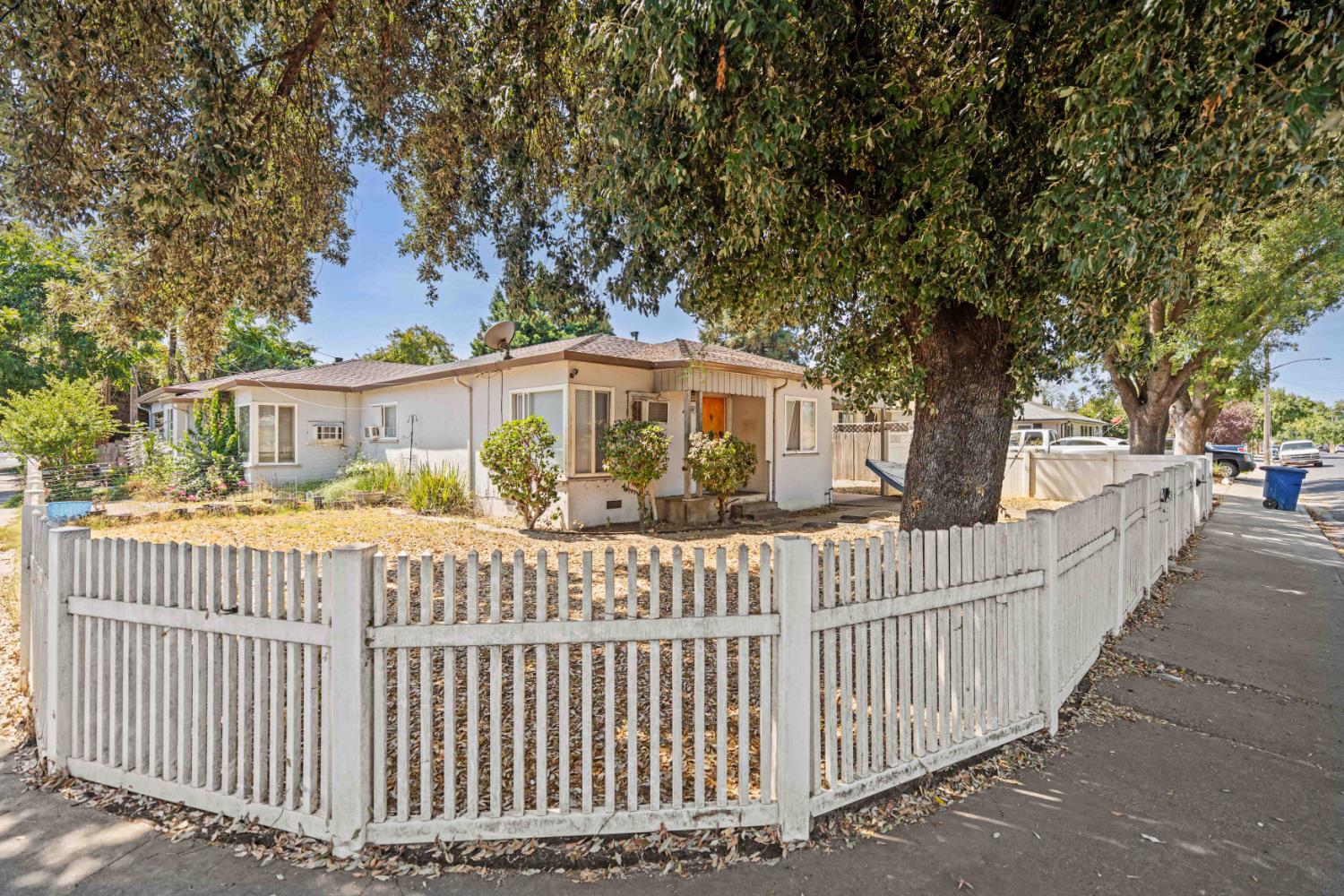 961 El Terino Ave, Modesto, CA 95350