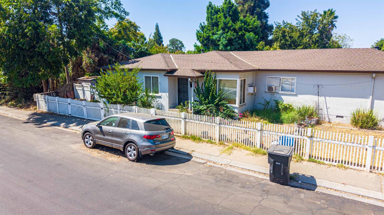 961 El Terino Ave, Modesto, CA 95350