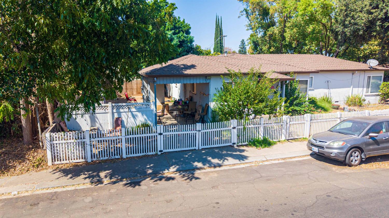 961 El Terino Ave, Modesto, CA 95350